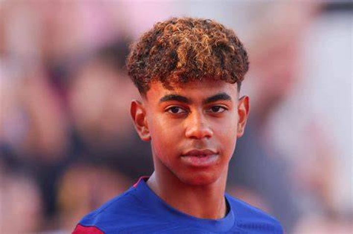 Barcelona’s Lamine Yamal, 16, earns first senior Spain callup The