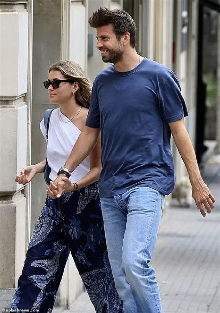 Gerard Piqué and new girlfriend Clara Chia Marti ‘awkward’ as they step