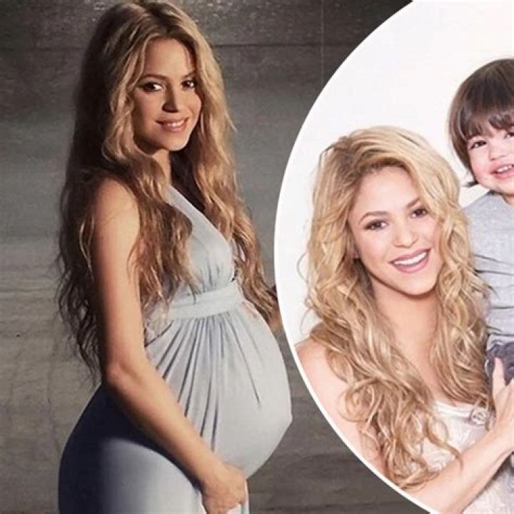Pregnant Shakira ass.. Shakira and Gerard Piqué Photo (33849792